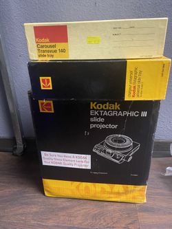 KODAK EXTAGRAPHIC III Slide Projector