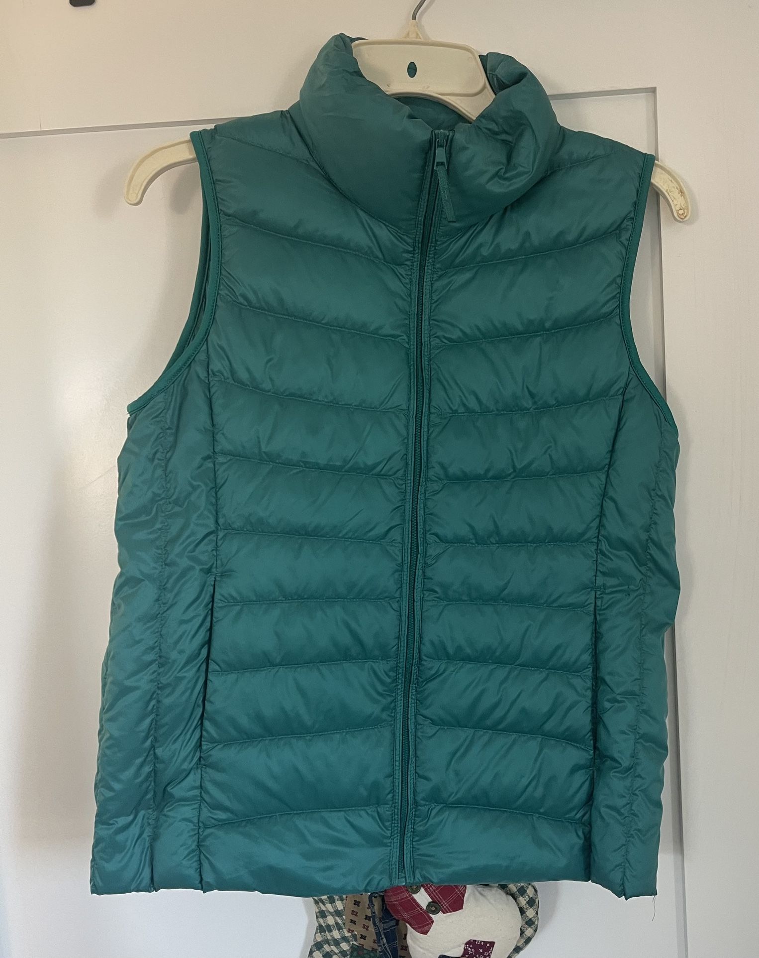Ultra Light Down Vest UNIQLO Size S. $10 Cash only