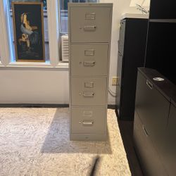4 Drawer File Cabinet 