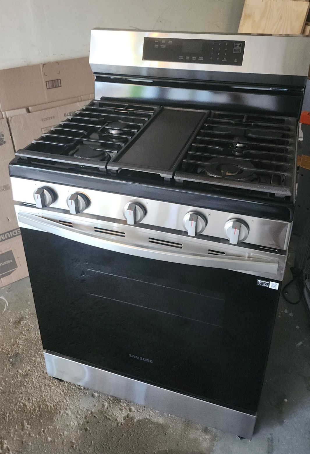 Like-New Stove/Oven – Only 8 Months Old