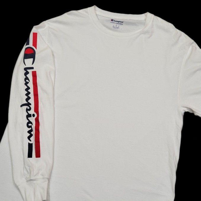 Champion Long Sleeve T-Shirt 🧥