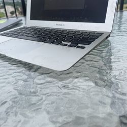 2012 MacBook Air 11”