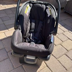 Graco Snugride 35 Lite Elite Infant Car Seat