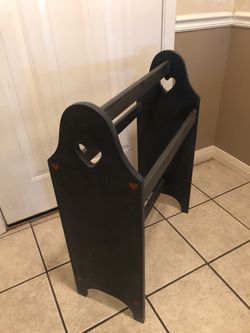 Vintage Rustic Wooden Quilt Rack With Heart Cut Outs