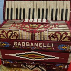 ACORDEON  GABBANELLI 34 TECLAS Año 2017
