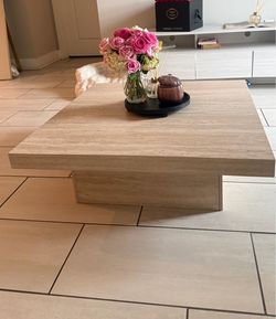 Modern Coffe Table Tarveline Like New