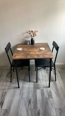 Small dinner table for 2