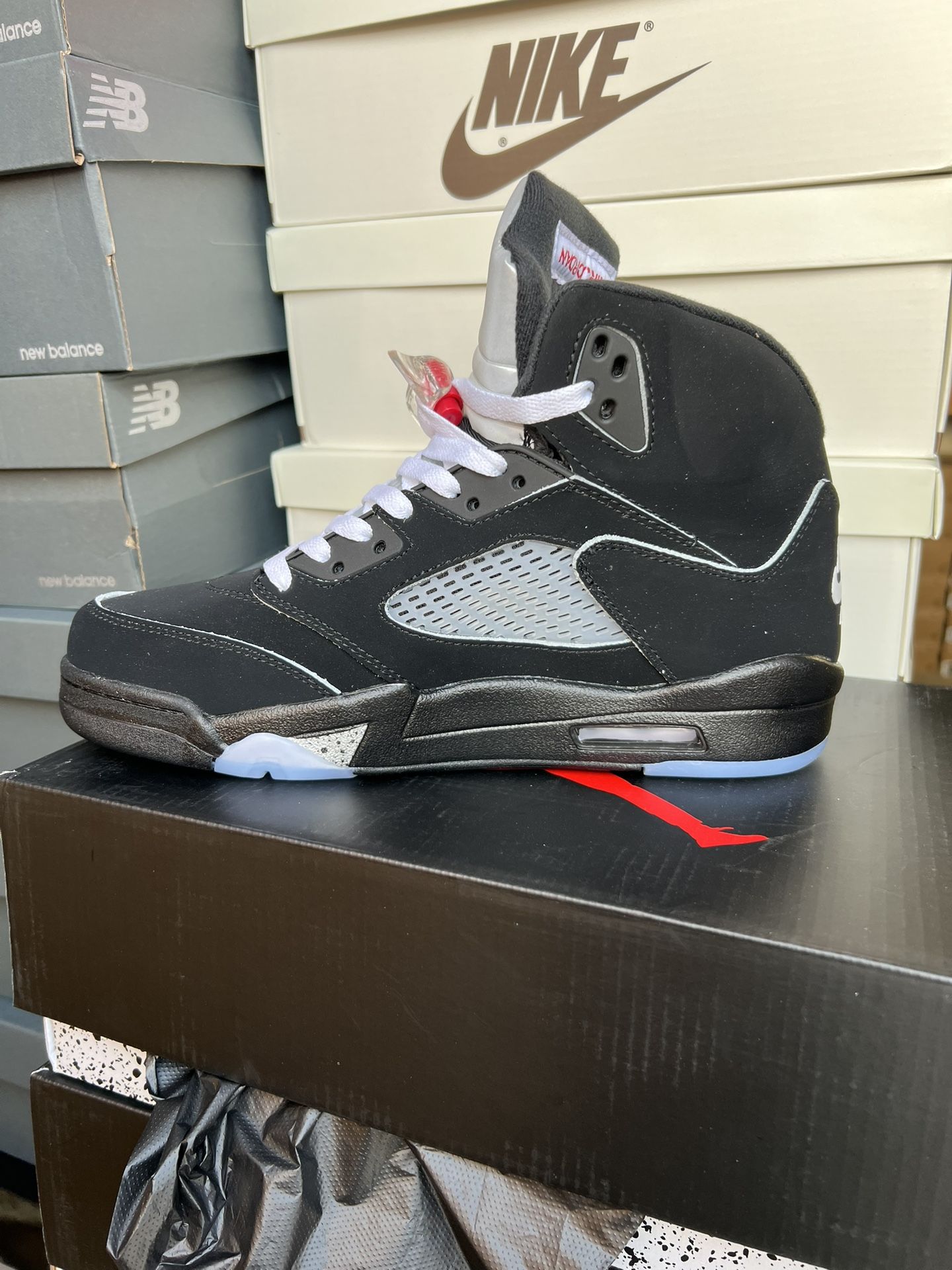 Jordan 5 Men Size 7, 7.5, 8, 8.5, 10, 10.5, 11, 13