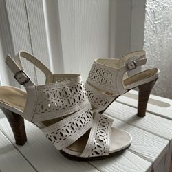 Mee too white perforated sandals with heels size 8.5