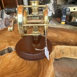 Pflueger 4 Brothers No. 2257 Vintage Reel w/Display Stand