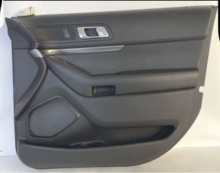 2026-2018 Explorer Front Right Door Panel