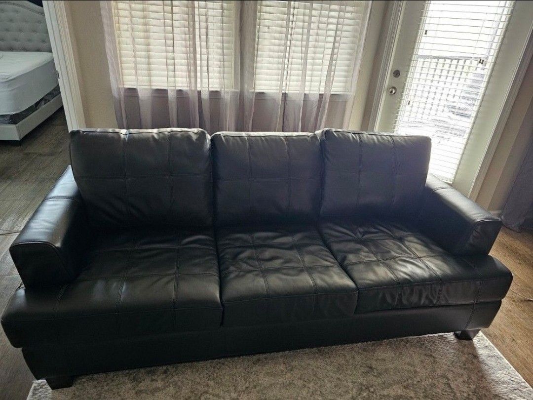 Black Leather Pull Out Couch