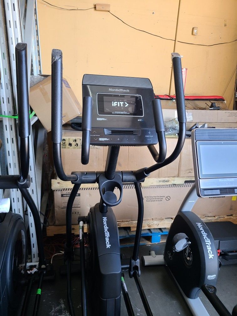 Nordictrack Airglide 7i Elliptical - 15% incline -5% decline - 500$