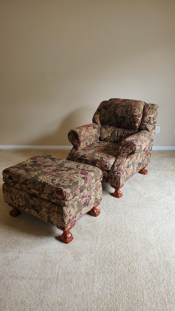Free Comfy Vintage Chair and Footrest 