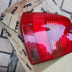 99-03 Jetta Back Driver Side Licht Cover