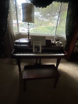 Electric KURZWEIL piano