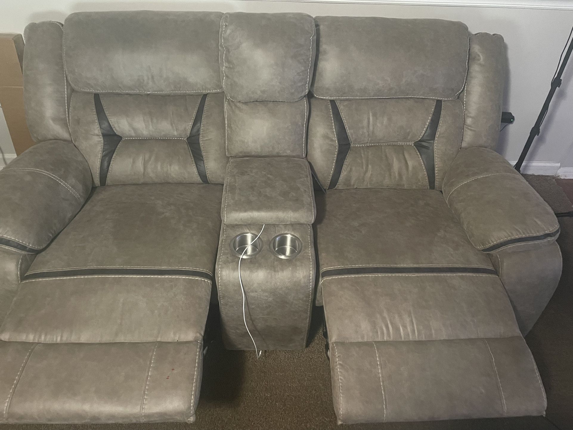 Recliner Loveseat w/usb and power strip