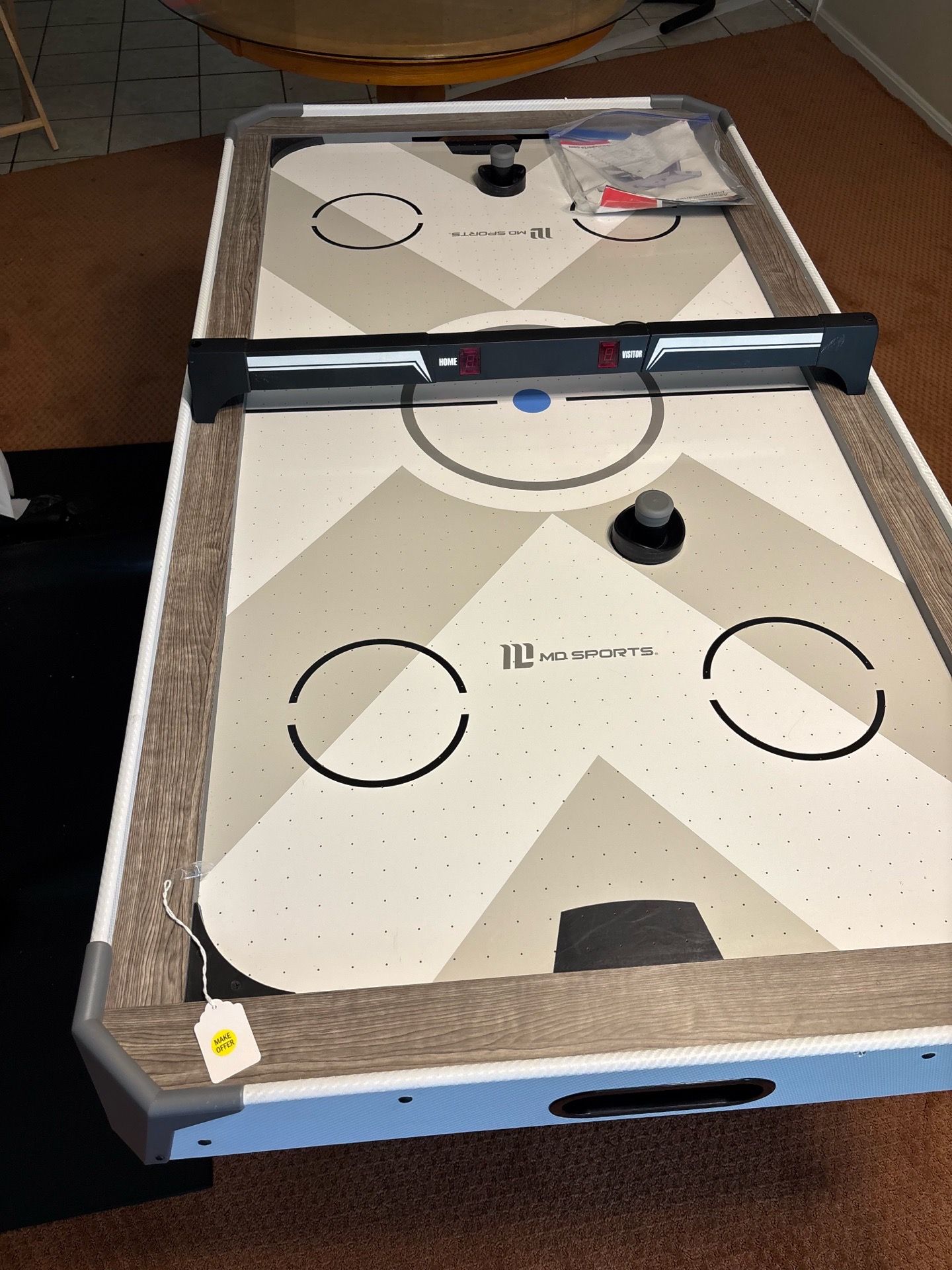 Air hockey table