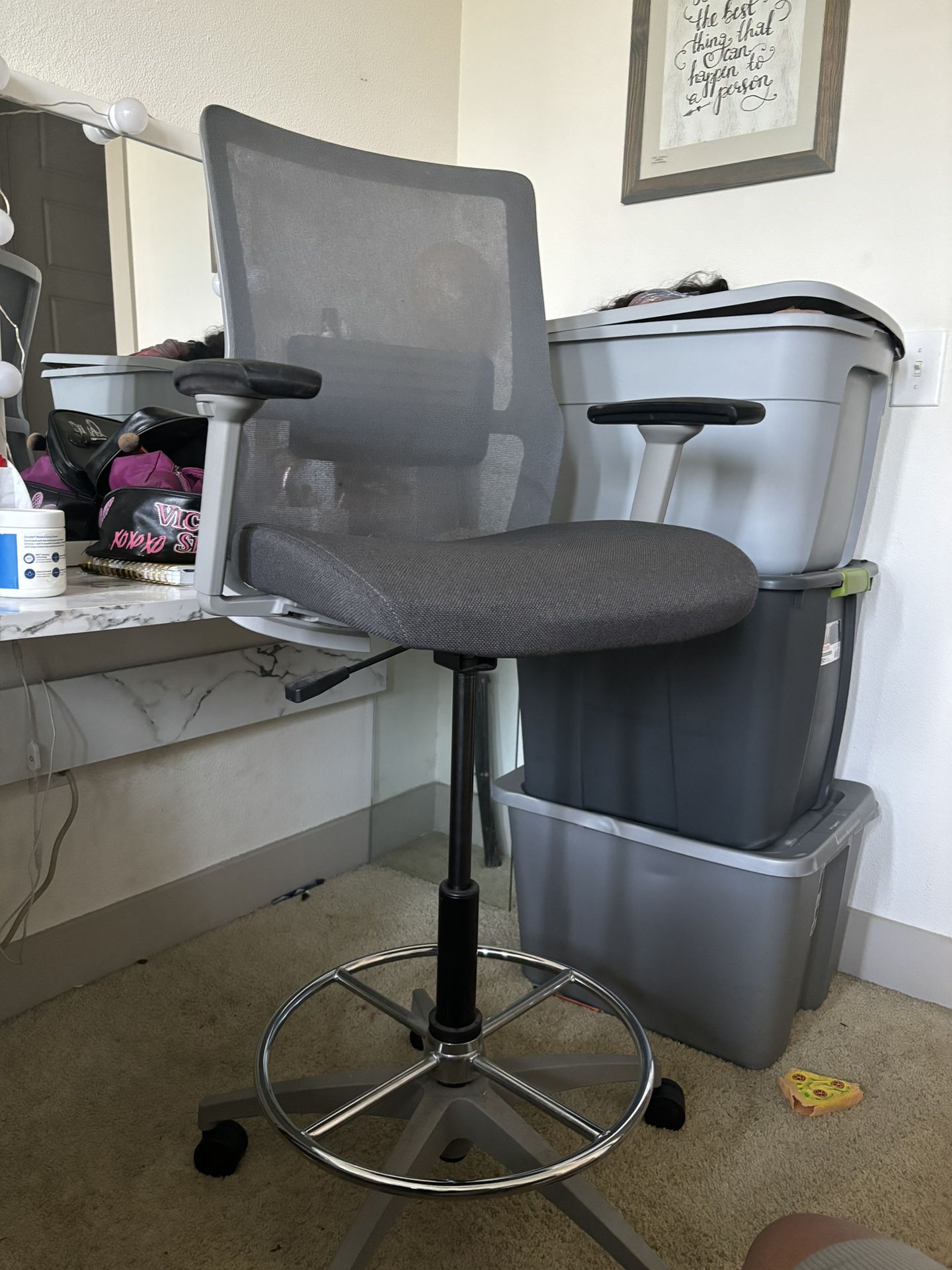 $20 OFFICE CHAIR 