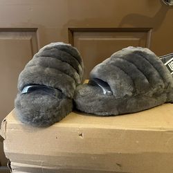 UGG Fluff Yeah Slide (Size 5) With Canvas Bag
