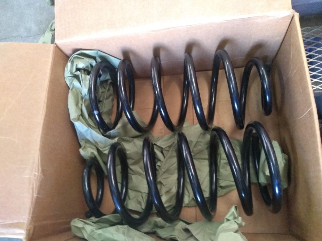 Toyota 4Runner rear Coil Spring for Sale in Chula Vista, CA OfferUp