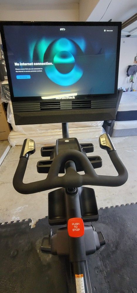 Norditrack X24 Spin/Cycle Stationary Bike With Incline And Self Adjust