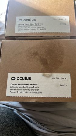 Oculus 2 Controllers. Left & Right.