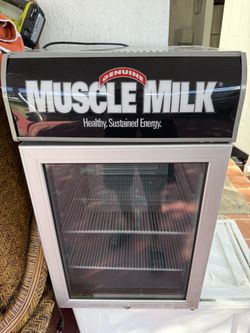 Mini Fridge Cold Good Condition 