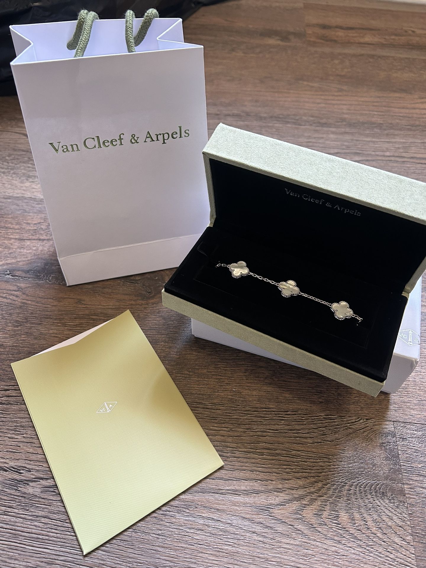 Van Cleef Bracelet Silver And White