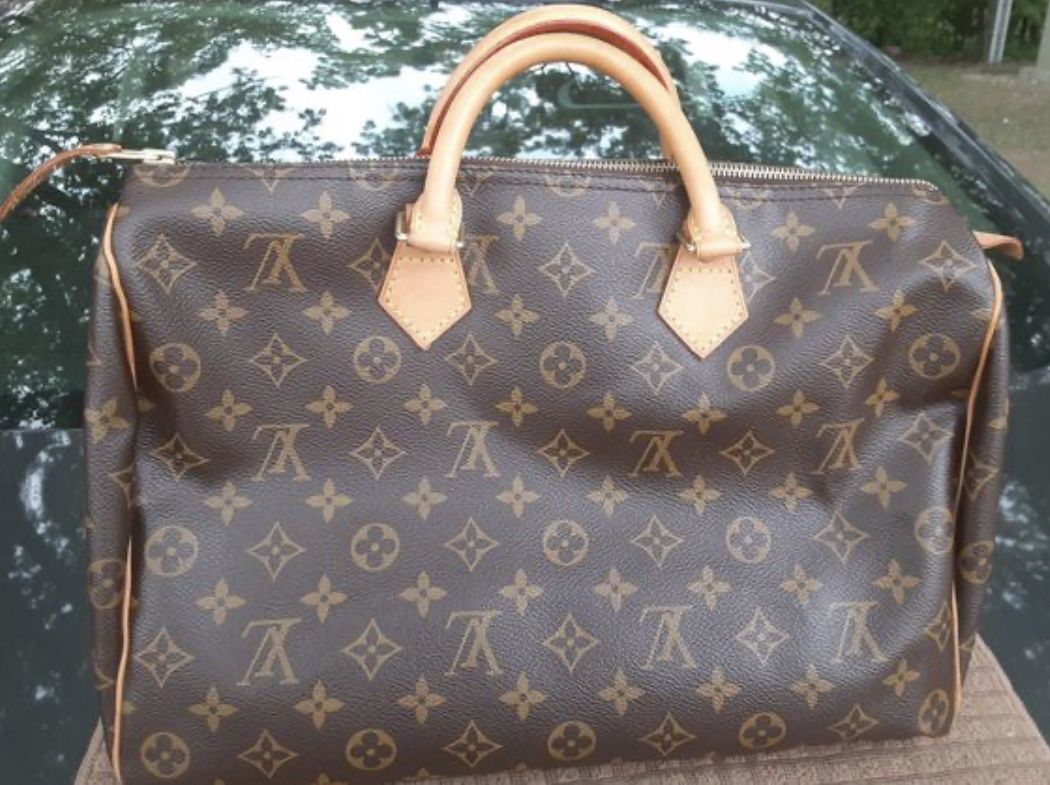 Louis Vuitton Speedy 35 Handbag - Authentic