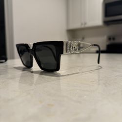 Dolce & Gabbana Diva Sunglasses – Brand New