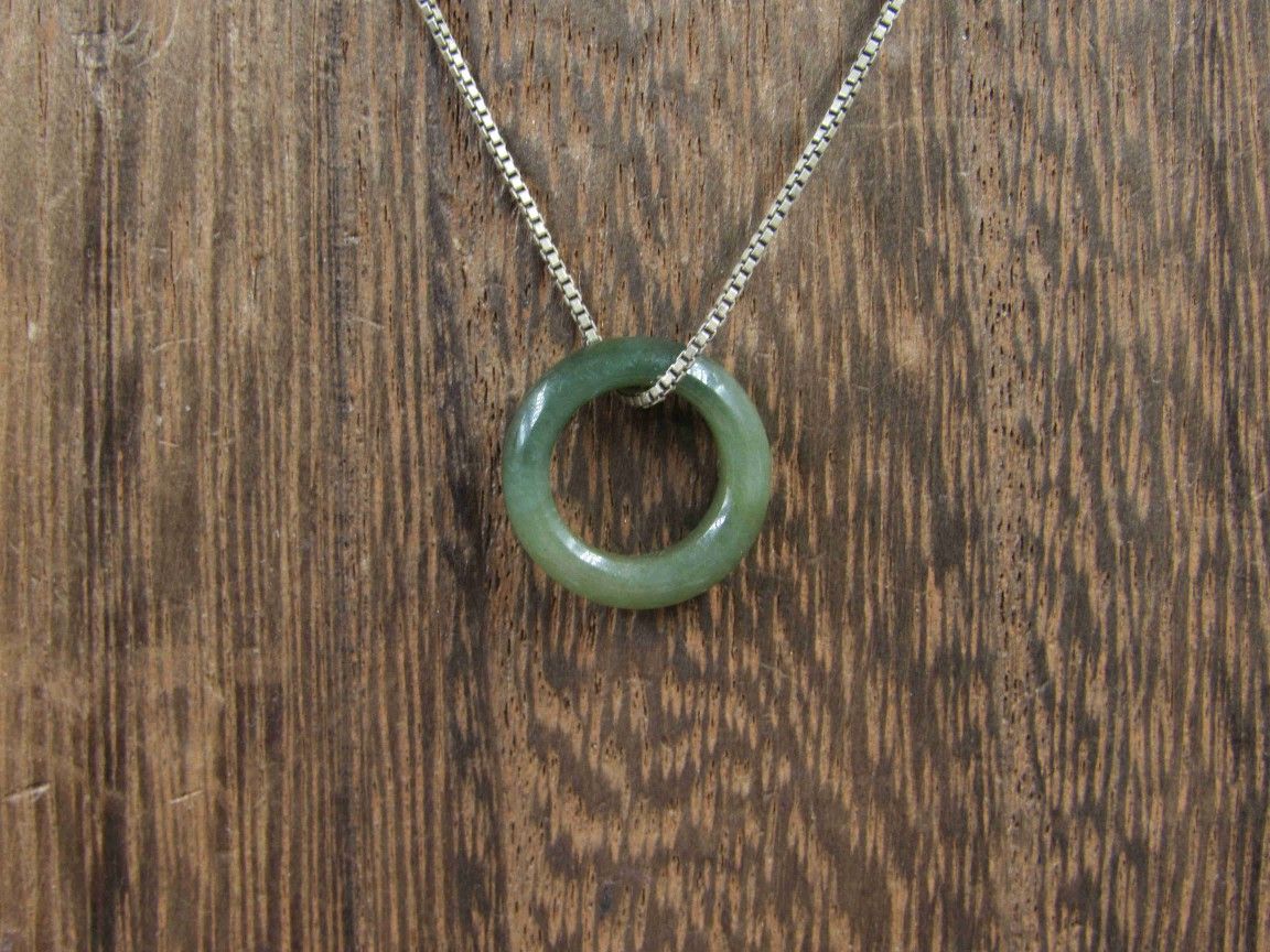 16" Sterling Silver Circle Chrysoprase Stone Pendant Rustic Necklace Vintage