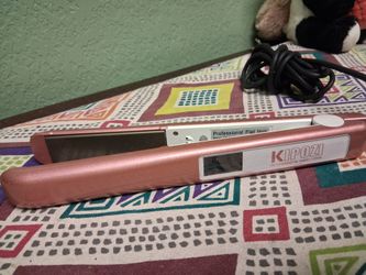 Kipozi Professional TitStraightener Flat Iron – Rose Pink (Gently Used)