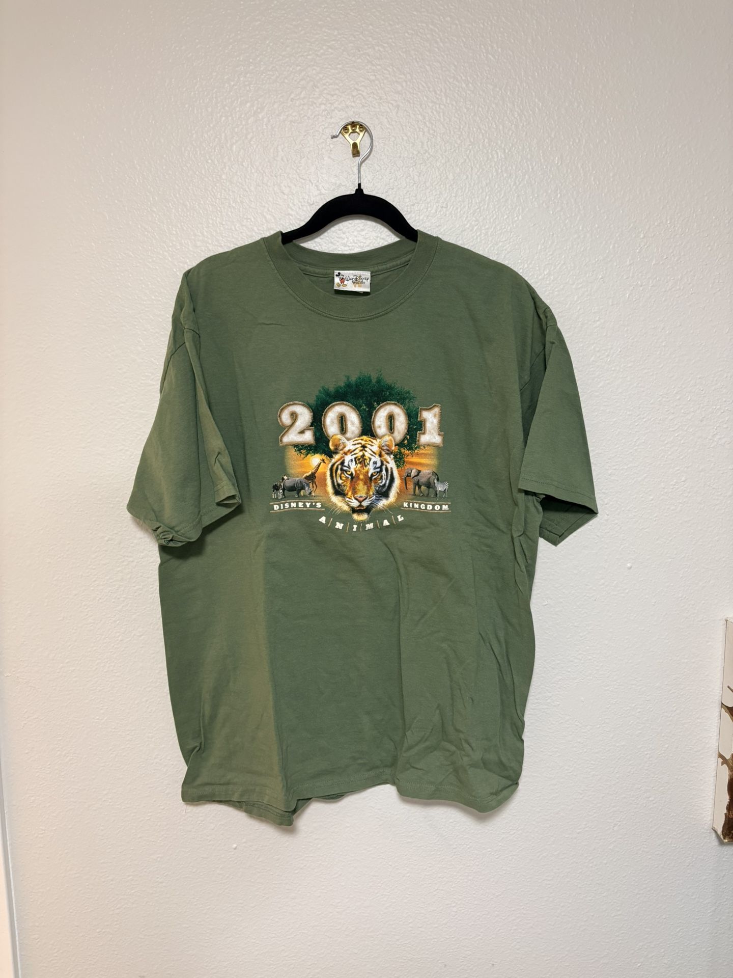 2001 Disney Animal Kingdom Resort Rare T Shirt