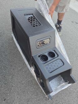 Center console Chevy 99 to 06 $380