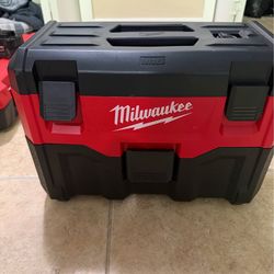 Milwaukee M18 2 Gallon Wet/Dry 18V Vacuum (0880-20)