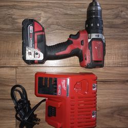 Milwaukee 18 Volt Hammer Drill  and Charger