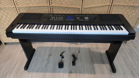 Yamaha DGX-650 digital grand piano