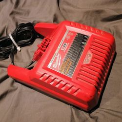 Milwaukee M28 Battery Charger 