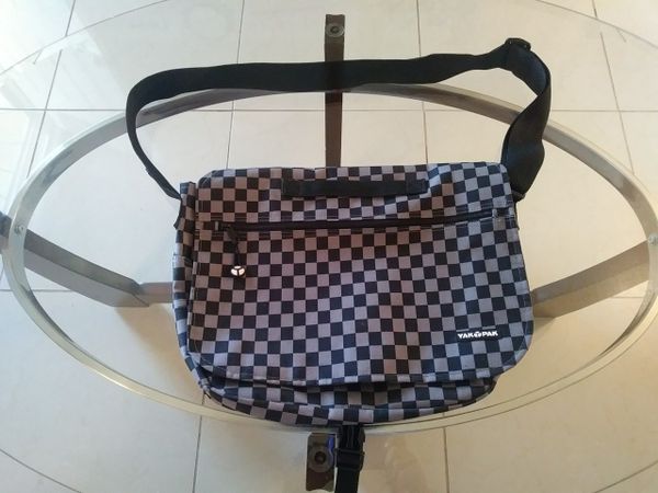 Yak Pak Jansport Handbag Jewelry Accessories In Yak Pak Jansport Handbag Jewelry Accessories In Bakersfield Ca Offerup