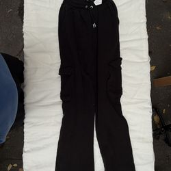 Women’s black cargo pants (XS)