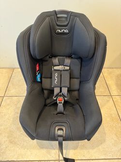 NUNA RAVA CONVERTIBLE CAR SEAT - EXCELLENT CONDITION!!!