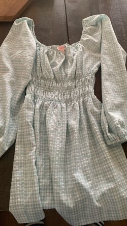 Women’s dress size medium