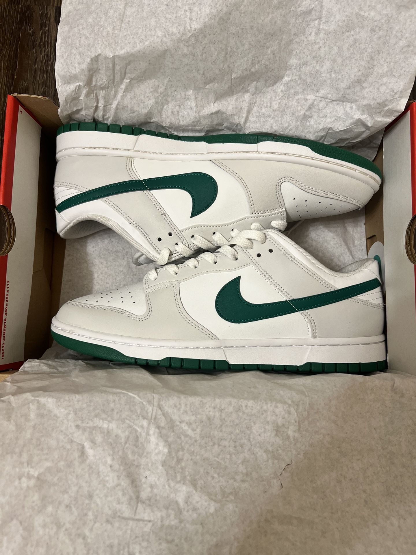 Nike Dunk Low 'Pine Green' trainers in white and green #sneakers brand new authentic