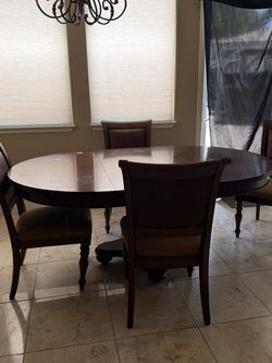 Oval Dining Table + 4 Chairs