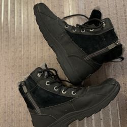 UGG Australia Black Leggero Leather Boots (Big Kids) 