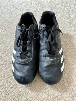 Pair of Adidas Boys Baseball Cleats Size 4.5