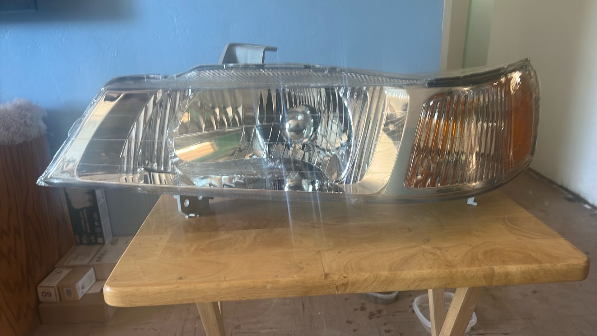 99-04 Honda Odyssey Headlight Unit Left Side (Driver Side)