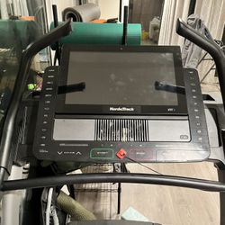Nordic Track Commercial X22i Treadmill 