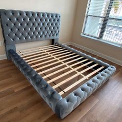New Queen Gray Platform Bed Frame